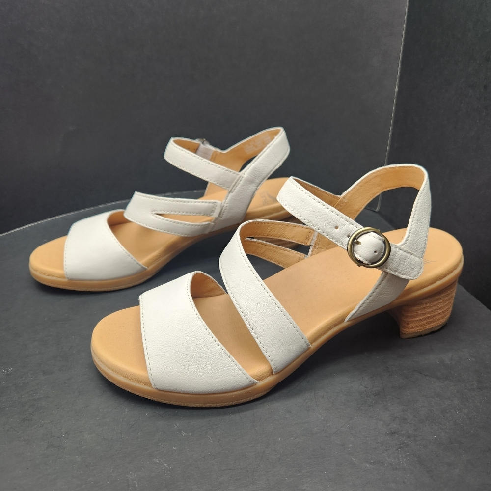NWOB Dansko Leather Heeled Sandals with Buckle Strap - Tansy
Size 11.5 EU 42 - Picture 4 of 16